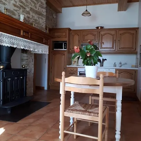 Bel appartement rénové dans maison bigourdane Pouzac Extérieur photo