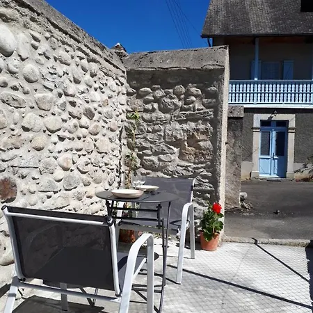 Bel appartement rénové dans maison bigourdane Pouzac Extérieur photo